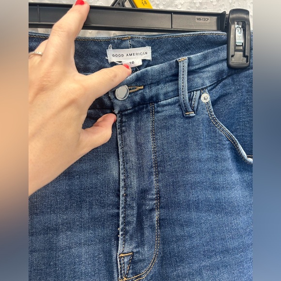 Good American Extreme V High
Waist Ankle Skinny Jeans - Picture 3 of 3